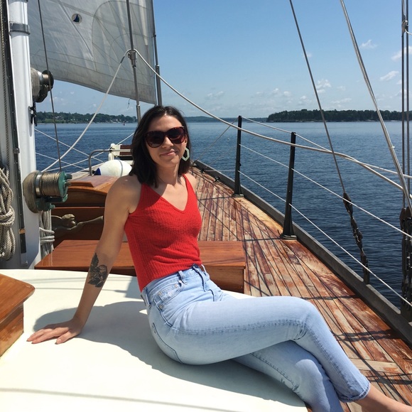 Meet your Posher, Laura - Picture 2 of 5